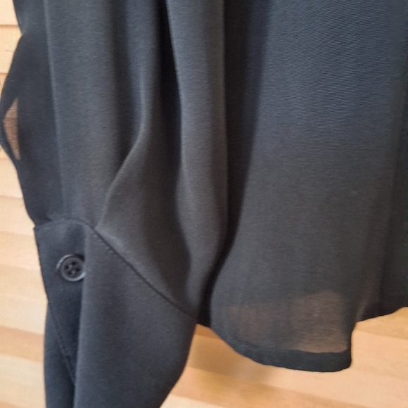 Jones New York Black Silk Button Down Shirt. NWOT. Size 6 - Picture 6 of 6